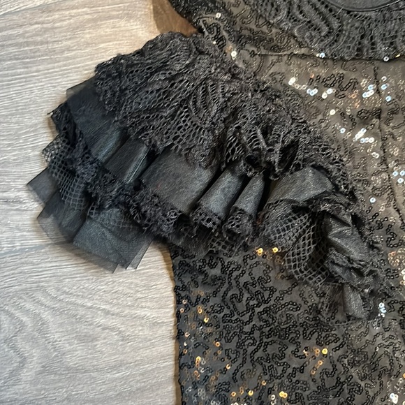 Sassy black sequinned/lace dance costume childs large - Picture 10 of 11